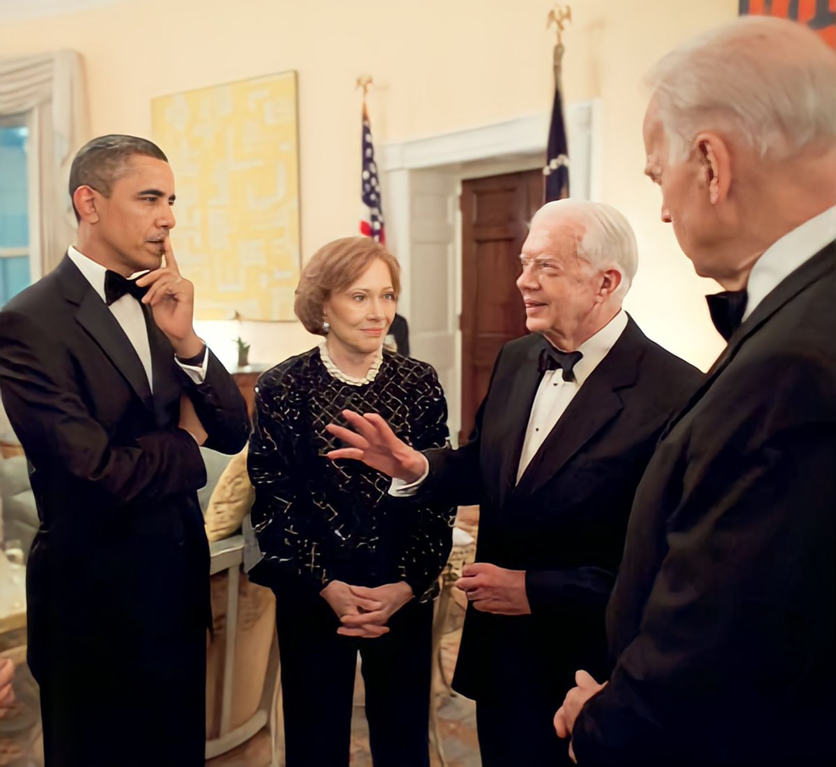 So much Presidential distinction in one photo

If you love this photo leave a 💙 and RT