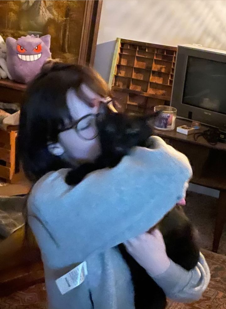 digthegraveXD's tweet photo. Quero ser literalmente ela e o seu gato preto futuramente https://t.co/ARPrtdy3H9