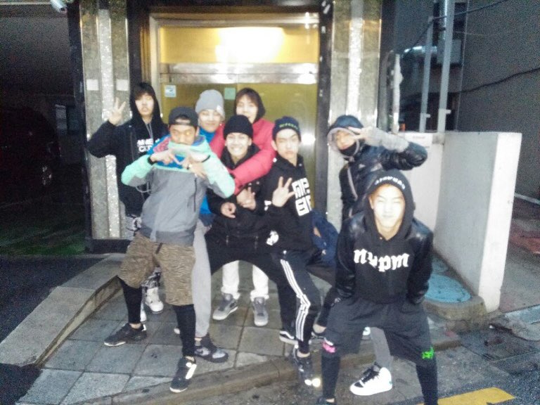sevendless's tweet photo. GOT7’s former manager sharing old photos with the boys 🥹

#ADecadeWithGOT7
PAGE TEN WITH GOT7 
#갓세븐_십년째무대뿌셔 https://t.co/JyhXFqYtQS