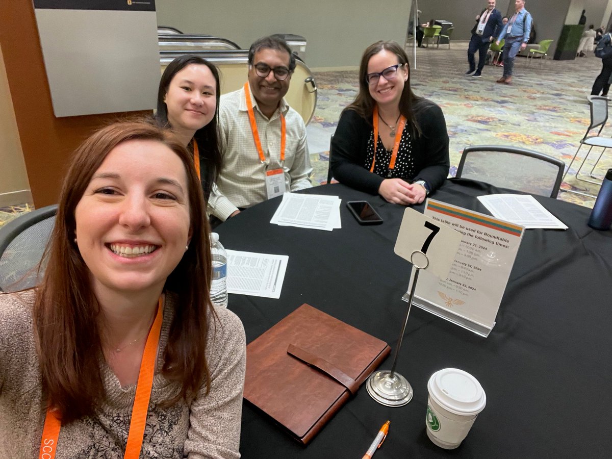 Roundtable @SCCM #SCCM2024 discussing how to justify pharmacists at the C-suite level @kkeats_ leading and discussing @CForehand84 @lindseyamerine @AJHPOfficial paper academic.oup.com/ajhp/article-a… @hlin1107 and physicians discussing TOC & reimbursement based