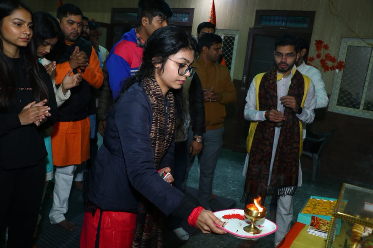 Thetanyasingh's tweet photo. वर्षों की प्रतीक्षा को पूर्ण होते देख 
जगमगा उठा अभाविप ब्रज प्रांत,कार्यालय 

श्रीराम जन्मभूमि अयोध्या में प्राण प्रतिष्ठा समारोह के दिन राममय हुआ अभाविप का ब्रज प्रांत कार्यालय। 
#AyodhyaDham #RamMandir https://t.co/HogdZIHzGo
