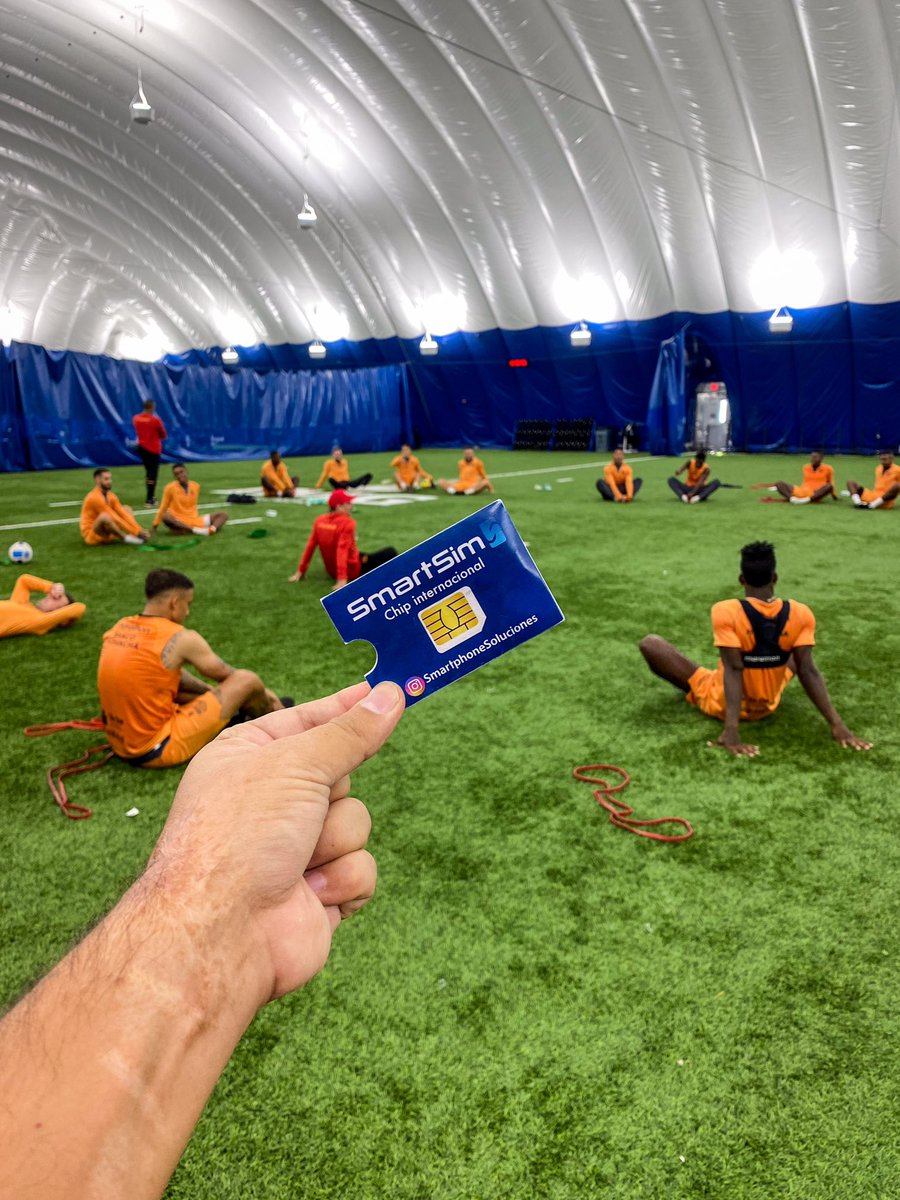 BarcelonaSC's tweet photo. Barcelona conectado en toda su #PretemporadaBSC2024 gracias al chip inteligente de: #SmartSim chip / eSIM internacional 📱✈️

📍 En GYE, encuéntralos en: 

📌 Aeropuerto Internacional José Joaquín de Olmedo - 24/7 ⌚️
📌 C.C. Plaza Quil local 55
📌 Entre Ríos Av principal junto a Interlab
