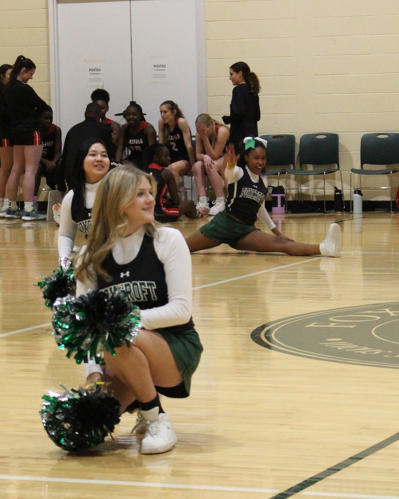 FoxcroftSchool's tweet photo. Introducing the Foxcroft Cheerleaders! π£ Basketball games have been extra spirited this year as these girls help fire up the crowd at Varsity and JV games! π #GoFXC https://t.co/UpRJSBrlQ8