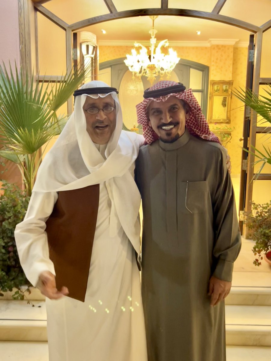 شُرفت بزيارة كريمة من صاحب السمو الملكي الأمير الدكتور / سيف الاسلام بن سعود بن عبدالعزيز آل سعود،

شخصية أكاديمية علمية رفيعة القدر عالية المقام،
شكراً لسموه الكريم على زيارته وتواضعه وخلقه الرفيع، دمتم بخير وبصحة وعافية ،