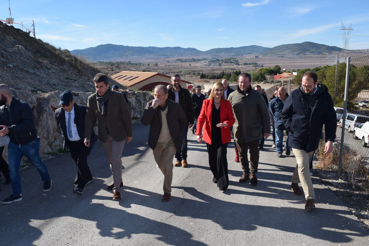 Esta mañana hemos acompañado al presidente @carlos_mazon_ y a la consellera <a href="/salomepradas/">Salomé Pradas Ten</a> en su visita al embalse del Toscar de #Monóvar. Como ha manifestado el presidente, “El tiempo de espera del Júcar-Vinalopó se ha acabado”
#ElCambioSeNota
<a href="/ppcv/">Partido Popular Comunitat Valenciana</a> 
<a href="/alicantepp/">PP Provincia de Alicante</a>