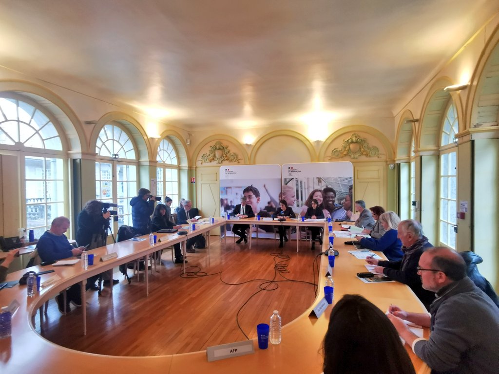 Préparation de la rentrée 2024.
Conférence de presse de la Rectrice <a href="/NathalieAlber15/">Nathalie Albert-Moretti</a>.
2 866 élèves en moins attendus dans les structures scolaires de l'<a href="/acbesancon/">Académie de Besançon</a> à la rentrée 2024.
Des élèves mieux encadrés et mieux accompagnés en fonction de leurs besoins. #ChocDesSavoirs