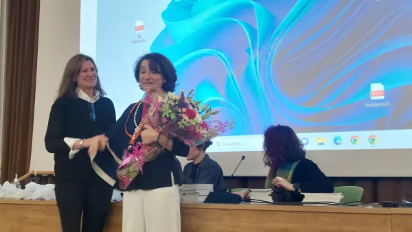 CanalUGR's tweet photo. 🆕 Lola Álvarez, catedrática de Educación Artística de la #UGR, nueva presidenta de la @SociedadSEA 

👏 Ha sido elegida en el marco del III Congreso para la Educación Artística celebrado en la Universidad de Granada
@iiicea_granada

Conoce más ⬇️⬇️⬇️
https://t.co/YLYvT8RlS3 https://t.co/JVOnz0cKgR
