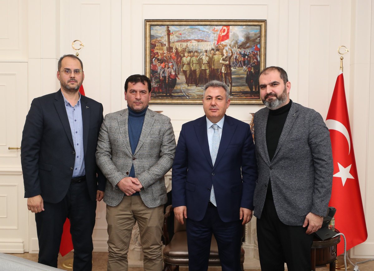 Tüm Sanayici ve İşadamları Derneği (TÜMSİAD) İzmir Şube Başkanı Erkan Çoruk, sekreter İsmail Tunç ve üye Mahmut İnceoğlu, Valimiz <a href="/drsuleymanelban/">Dr. Süleyman Elban</a>'ı ziyaret etti.