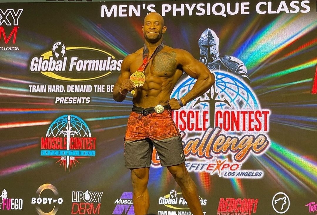 MrLincolnBlake's tweet photo. Hey #CowboysNation  I Won 1st place at the @MuscleContest this weekend!! Got 3 medals and a trophy!  #musclecontest #bodybuilding #ifbb #competition #novice #truenovice https://t.co/yYf1RR73YN