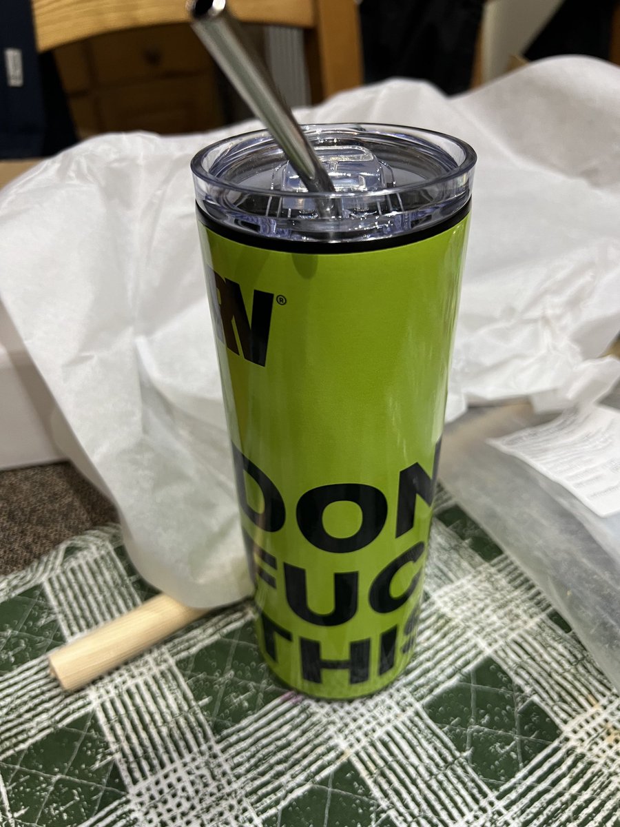 DrASHirst's tweet image. Got the merch! Will look good in my home office cabin #dftu ⁦@RaoulGMI⁩ ⁦@RealVision⁩