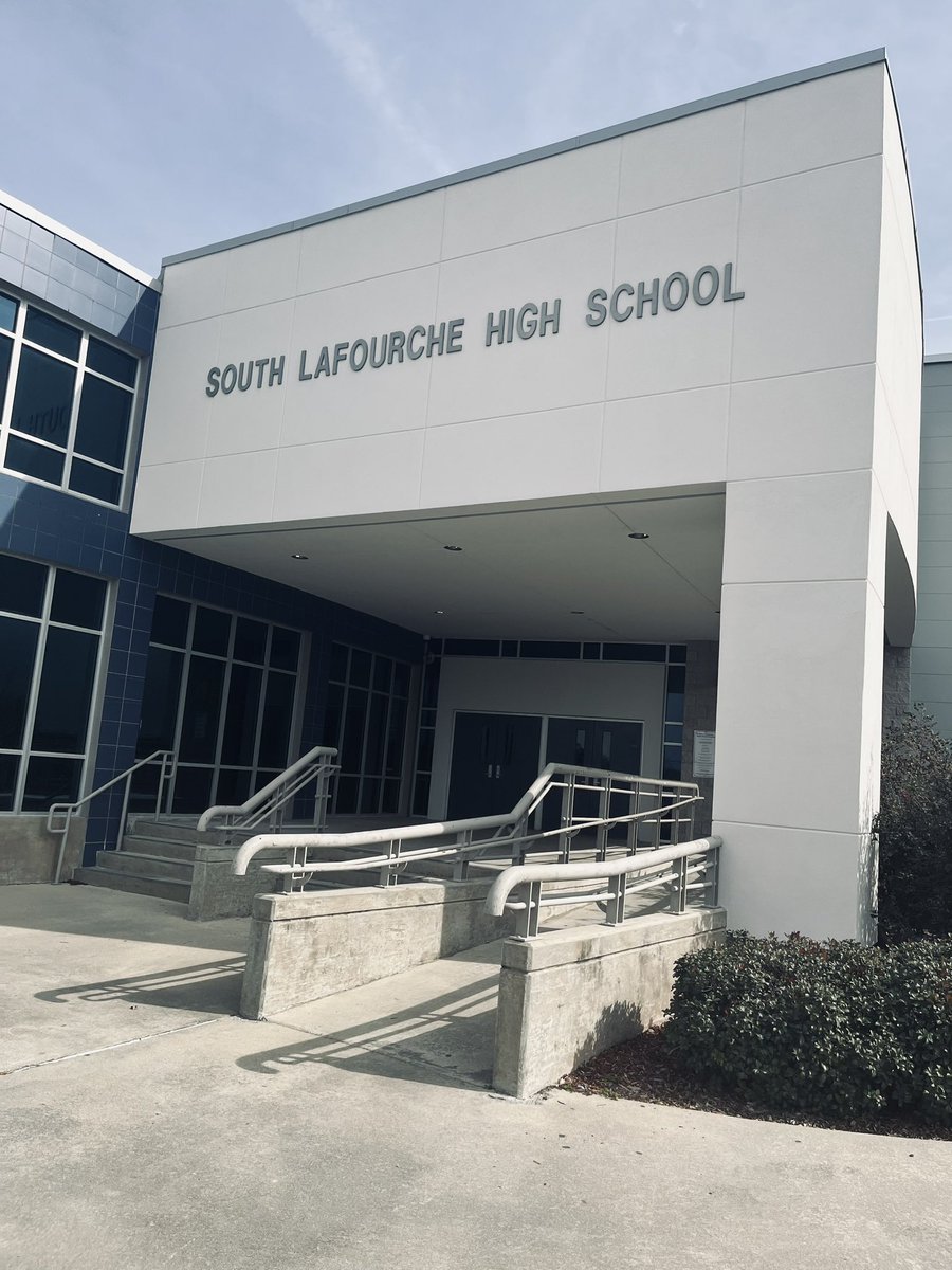 Got a chance to visit <a href="/Coach_EdOrgeron/">Coach Ed Orgeron</a> old stomping grounds. Thank you <a href="/Coach__Young4/">Brian Young</a> for giving me feedback on your players. #WeDAT #GeauxPokes 
#GetOpenDNA🧬