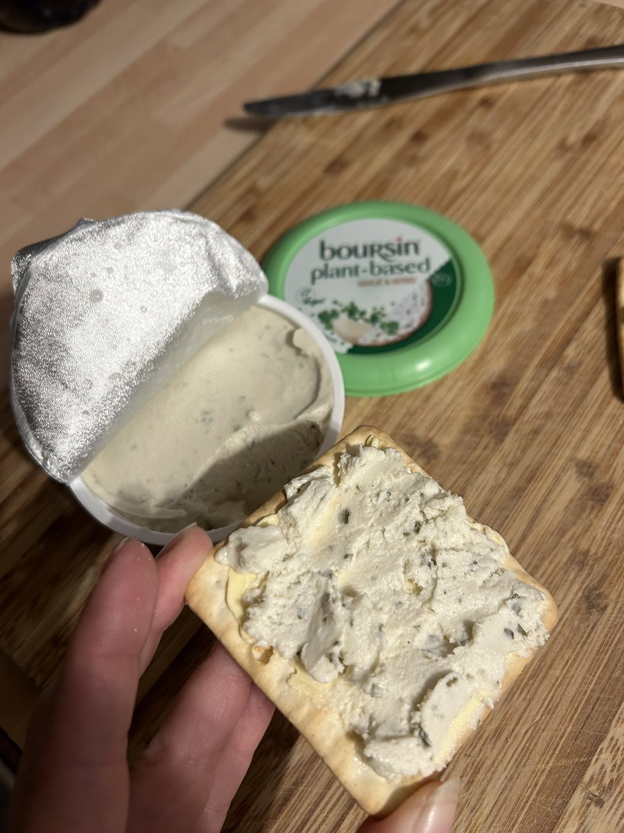 CaterpillarⓋ🌱 tweet media