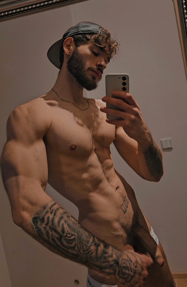 Check out my new FREE OF onlyfans.com/mac_stl 💦
RT❤️