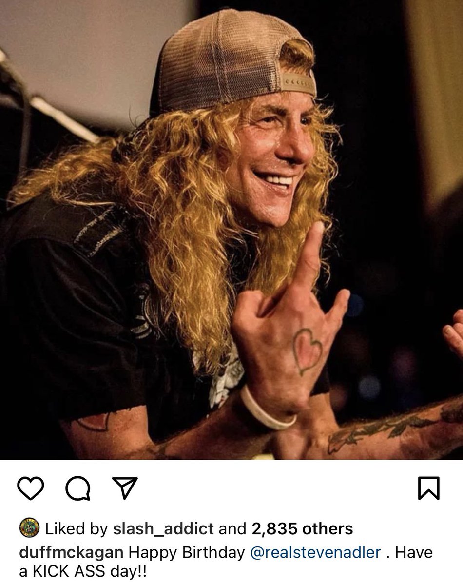 TheGNRGiirl's tweet photo. slash and duff wishing steven a happy birthday oh we love to see it https://t.co/MYhYBxVlRY