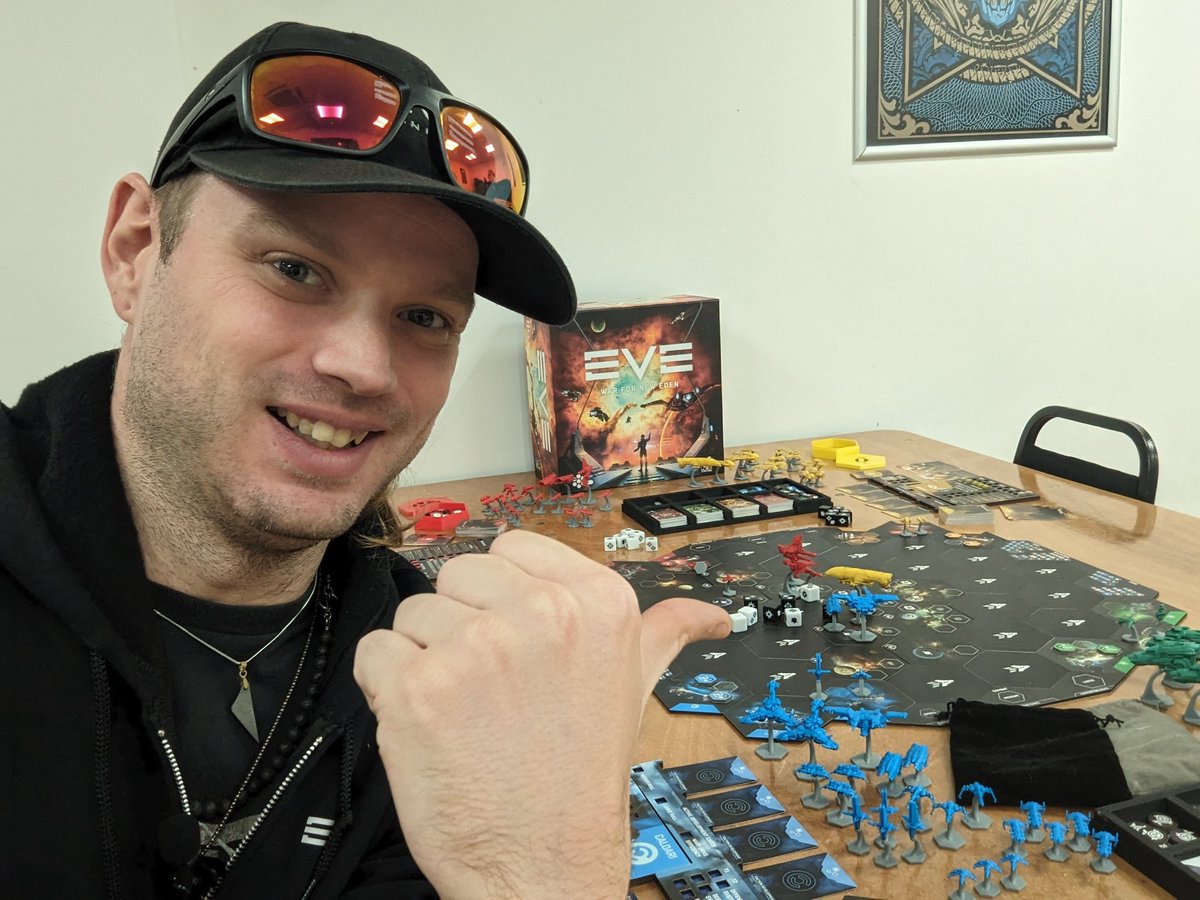 Wrapped up filming for the video review of #EVE #WarForNewEden, the new <a href="/EveOnline/">EVE Online</a> boardgame from <a href="/TitanForgeMinis/">Titan-Forge</a>!

Got most of the editing done, but missed a few bits of footage in last week's recording session, could have filmed at home but continuity is important to me!