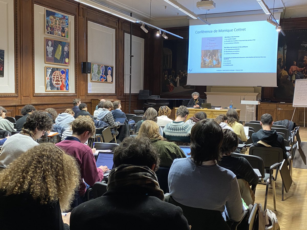 oandurand's tweet photo. Une belle soirée de conférence avec Monique Cottret @CentreMemo au lycée #Fustel de @acstrasbourg ! https://t.co/BUb9bhjjf7