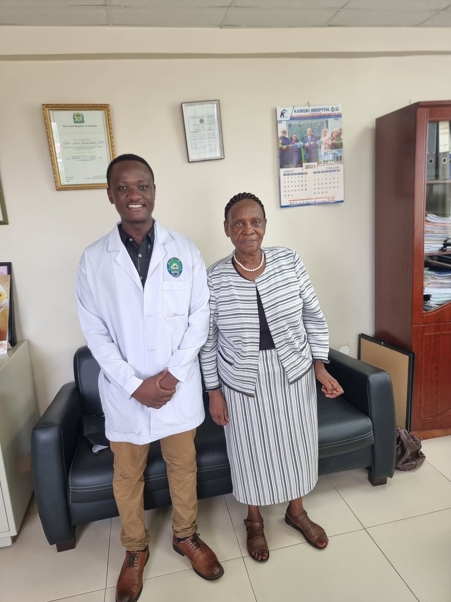 JOpoComm's tweet photo. Nimefurah kukutana na mwenyekiti wa KHEN(KAIRUKI HOSPITAL AND EDUCATION NETWORK) Mama kokushubira Kairuki ofisini kwake mapema leo.
Pamoja na nasaha zake kwangu,Amenipongeza kwa jitihada za kampeni hii huku akisisitiza tija katika utekelezaji wa matukio kwamafaa mapana ya taasisi https://t.co/T6e5OKblDR