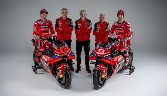 mlito13's tweet image. The new 2024 @ducaticorse #MotoGP Desmosedici #GP24!!!😍😍😍

Team:
@PeccoBagnaia #FB63 🇮🇹 #WC2022 #WC2023
@Bestia23 #EB23 🇮🇹

#2024StartsNow #DucatiLenovoTeam