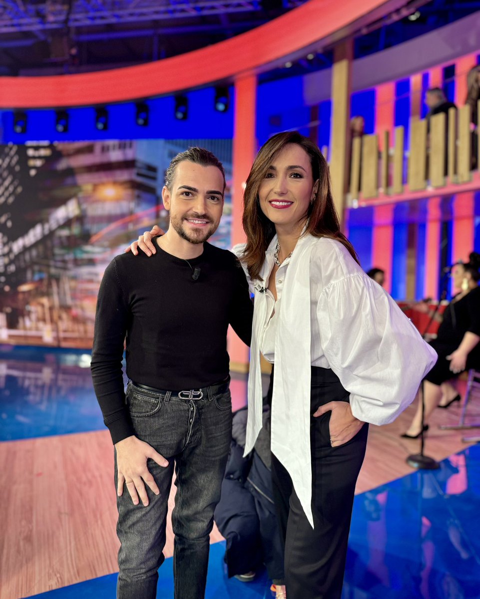 caterinabalivo's tweet photo. A domani e grazie a tutti gli ospiti #LaVoltaBuona https://t.co/J5YRUUvpSy