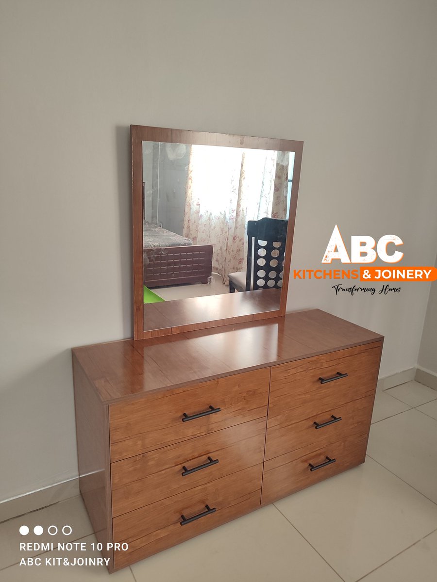 Bom Gee 🔤 tweet media