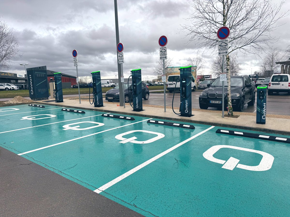 HugoManteau's tweet image. An excellent first day in eastern France.

Between two quick answers in a divergent and almost friendly discussion with my good old @xFoudres… today:

🟢We finalized the full commissioning of the Troyes e-Fast station, with the 4th CHAdeMO charging point, which was still…