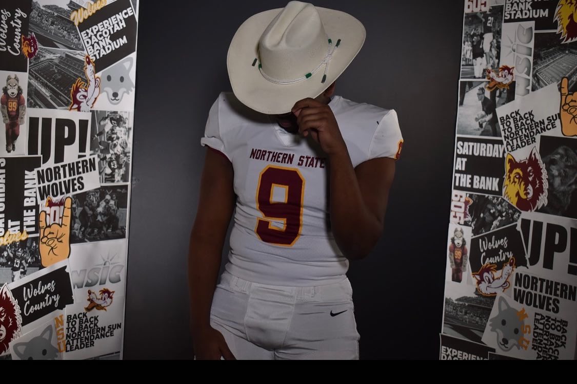 CarlPeveyJr's tweet photo. After an amazing Official Visit I am blessed to say I have received an Offer from Northern State University!! @jakeiery42 @NSUCoachSchmidt https://t.co/HpwD9qDx2Y