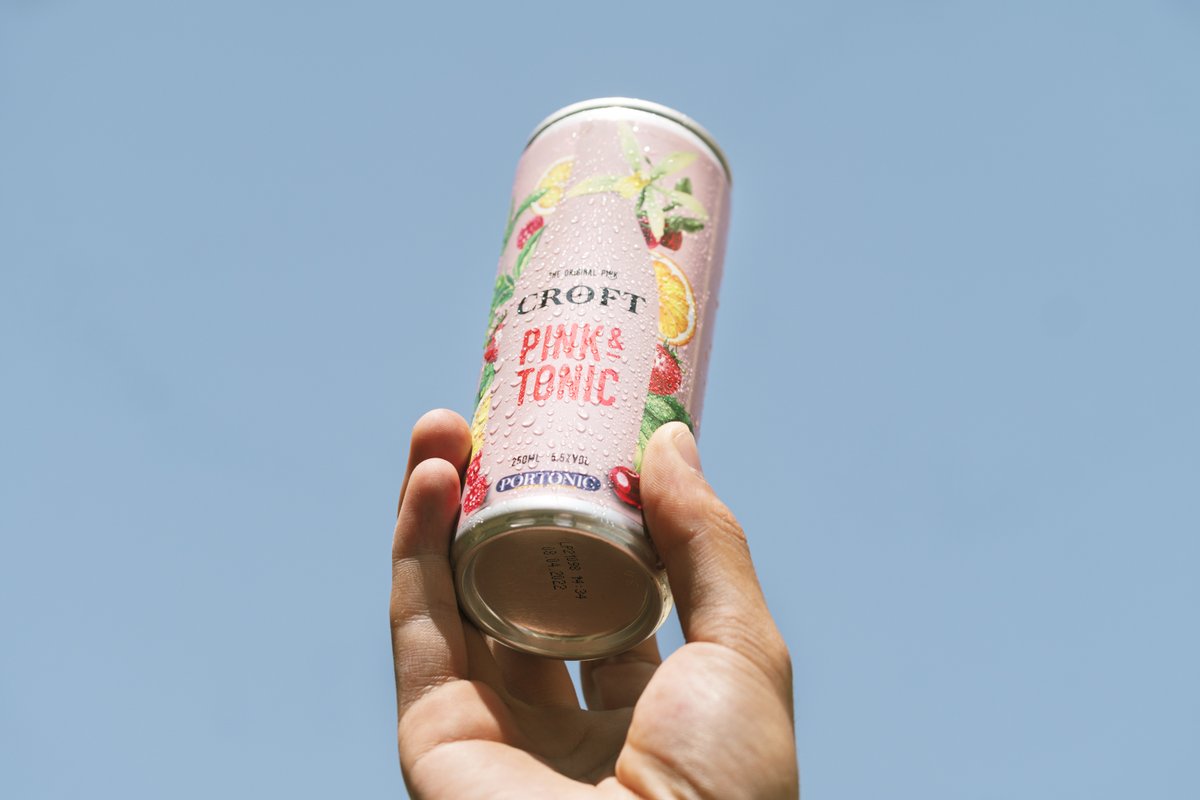 CroftPink's tweet photo. Raise it up to the sky - Croft Pink & Tonic is the refreshment you need after a busy day.
Ergue-a ao céu - Croft Pink & Tonic é o refresco que precisas depois de um dia atarefado.
#croftpink #pinkandtonic #wineoftheday #pinkport #readytodrink #winelover #winetime https://t.co/89pfU3XbwV