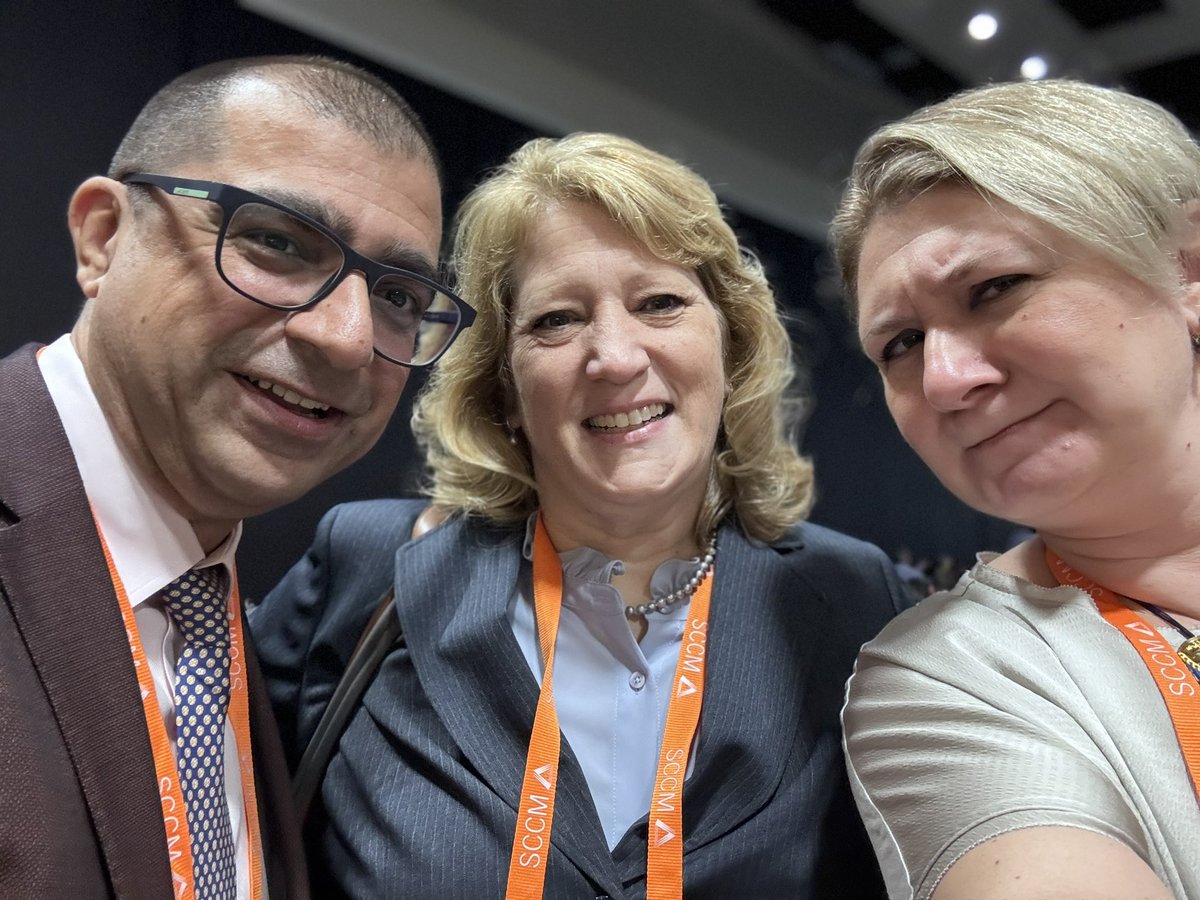 GzDmrlp's tweet photo. Trying to look serious with some big guns next to me! #SCCM2024 @KhannaAshishCCM @SCCM_Anesth https://t.co/iAsmEDlMgU