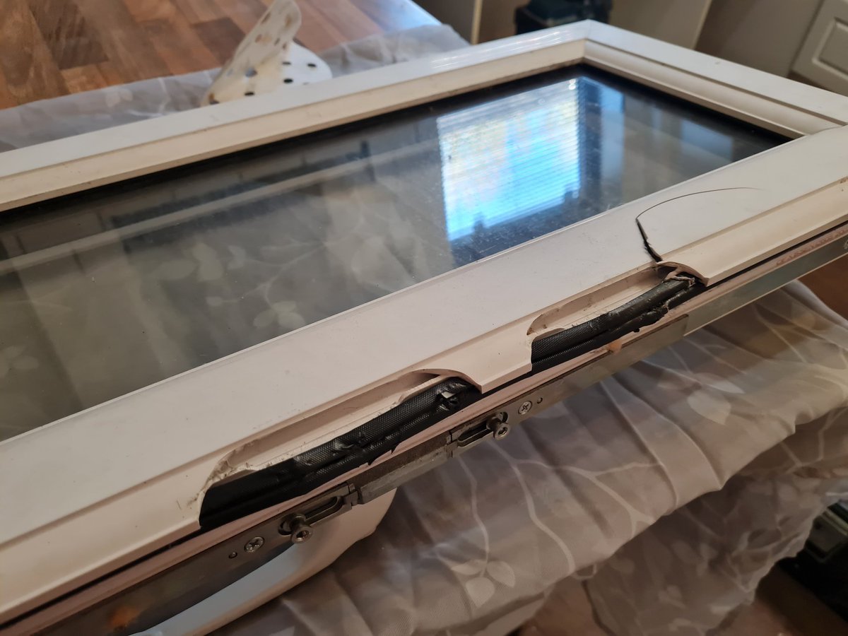 NamcoRefurbs's tweet photo. Upvc plastic window frame repair 
Broken into window crack chip repairs 
#repair 
#window
#breakin
#manchester 
#Liverpool https://t.co/Ebb8t5m1Lu