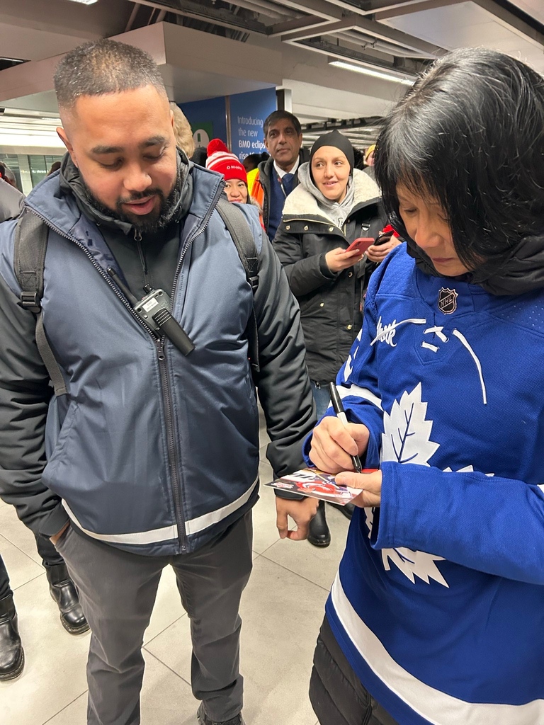 MayorOliviaChow's tweet photo. Look what joined the morning commute today at Union Station. Next time I see it, I hope it’s at Nathan Phillips Square after a parade! 

Thank you to @Rogers and @TTCNewsroom for helping to bring the Stanley Cup to transit riders. Toronto hosts the NHL’s All-Star Game on Feb 3. https://t.co/yDh5p4Xuw1
