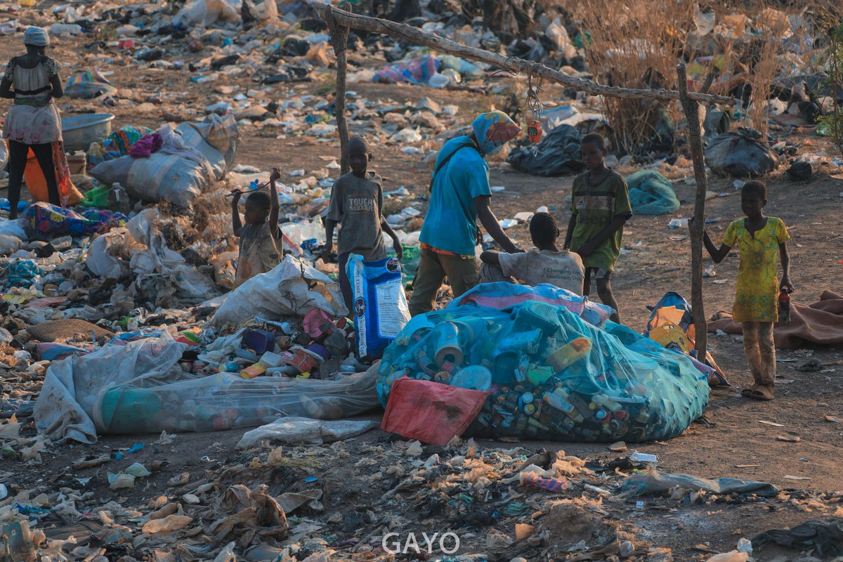 AwuniPhoto44899's tweet photo. Zero waste campaign
📌STOP BUYING CRAP AND COMPANIES WILL STOP PRODUCING CRAP
# HEALTH MATTERS
# CLEAN ENVIRONMENT
# IN UNITY WE CAN ARCHIEVE
#GAYO
#AWUNI PHOTOGRAPHE https://t.co/ZkAjQOqJHL