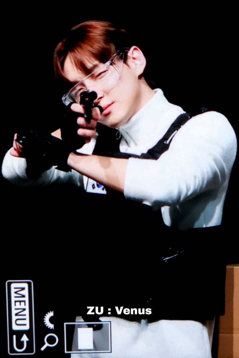 zu_venus0704's tweet photo. 240122 사웨 대면
🔫🔫

#주호 #백주호 #ZUHO #SF9 @SF9official https://t.co/xMdf8qsw2X