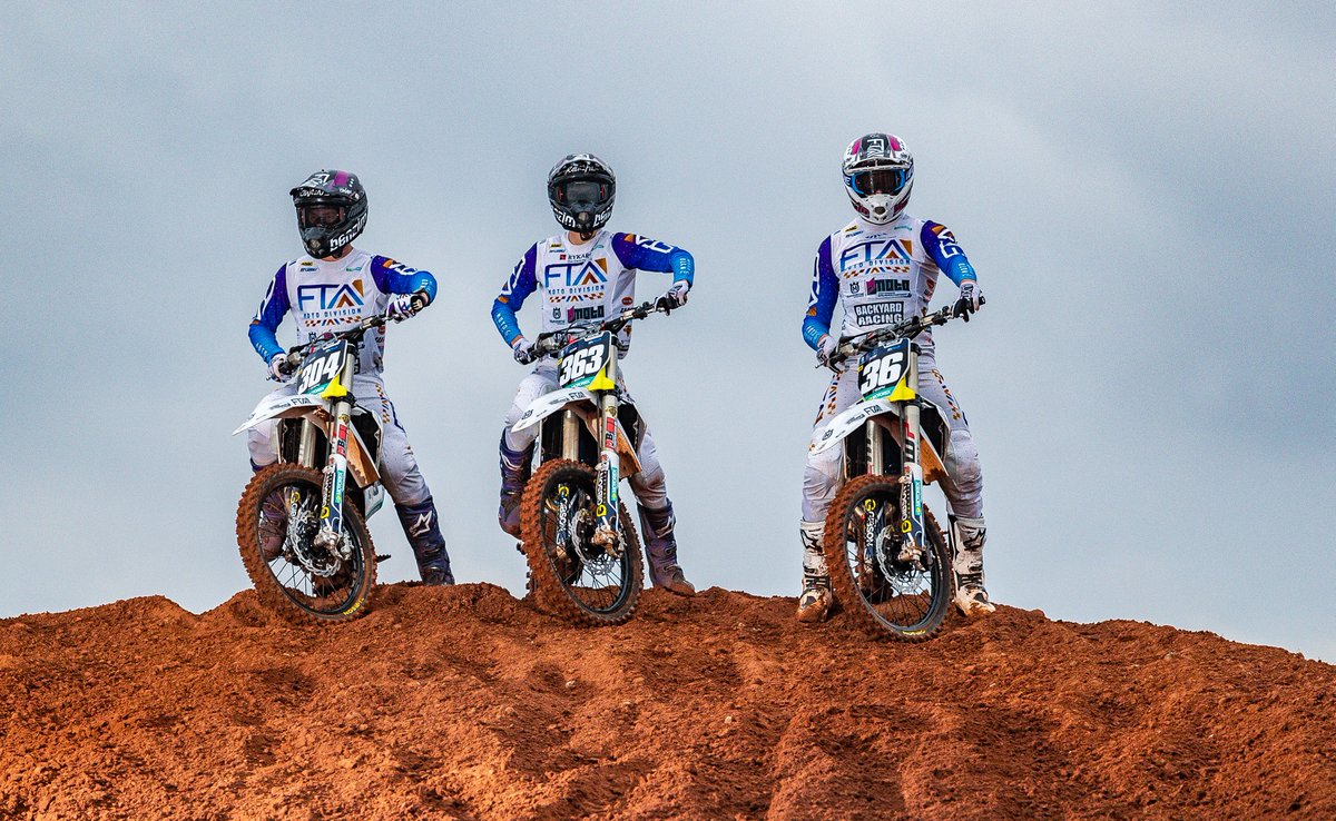 KEMCOSportsMana's tweet photo. Happy 2 help this new team backstage! Cat Moto Bauerschmidt Husqvarna!
πΊοΈ#KEMCOManagement
π₯#KEMCOSportsPR
π€#Circuitomroeper
ποΈ#Beeldcommentaar
β¨οΈ#2x2NoppenNieuws
βοΈ#Inschrijvingen
π€#wijhelpengraag
π#DaaromKEMCO
πͺ#PoweredbyKEMCO https://t.co/5AegTJ8sM3