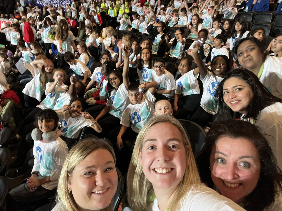MrsClarkeKMPA's tweet photo. We are all set and ready for Young Voices in Birmingham!!! #letsgetsinging @kestrelmead https://t.co/xfcXJM1l0j