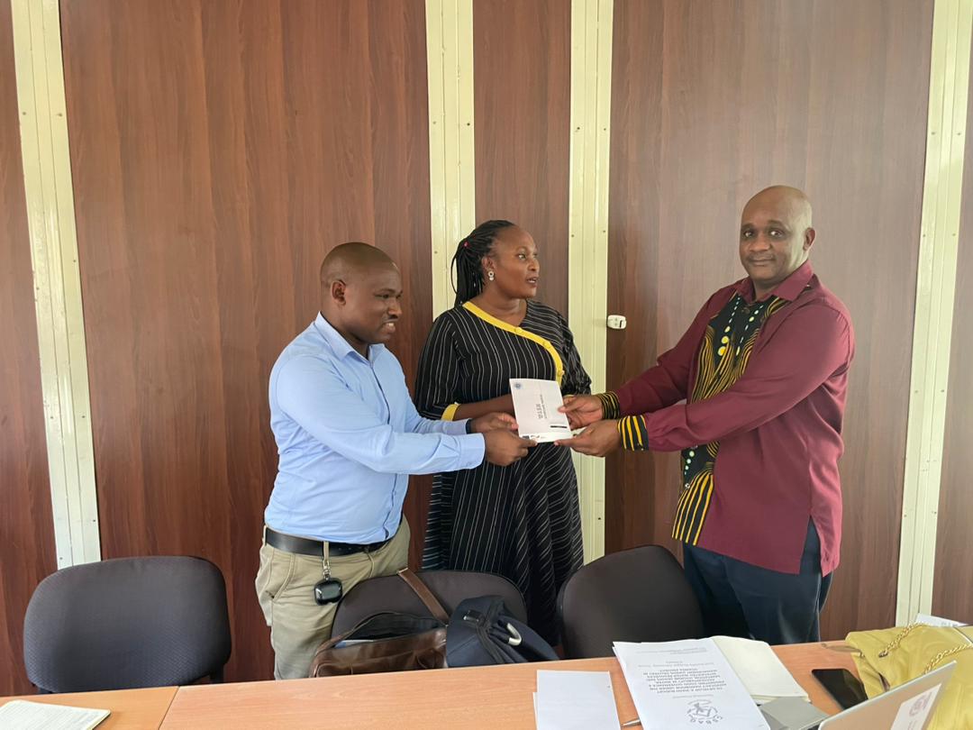 CSBAG (csbag.org) (@csbaguganda) on Twitter photo ๐ Accountability in Action! Our member <a href="/uwasnet/">Uganda Water & Sanitation Network ๐บ๐ฌ</a> earlier today presented some of their annual performance reports to ED <a href="/JuliusMukunda/">Julius Mukunda - truth always counts!</a> as part of accountability for the partnership and the spirit of working together. ๐ช๐ค #Accountability #Collaboration <a href="/GovUganda/">Government of Uganda</a> <a href="/namagembeck/">Carol Namagembe</a> ๐ Accountability in Action! Our member <a href="/uwasnet/">Uganda Water & Sanitation Network ๐บ๐ฌ</a> earlier today presented some of their annual performance reports to ED <a href="/JuliusMukunda/">Julius Mukunda - truth always counts!</a> as part of accountability for the partnership and the spirit of working together. ๐ช๐ค #Accountability #Collaboration <a href="/GovUganda/">Government of Uganda</a> <a href="/namagembeck/">Carol Namagembe</a>