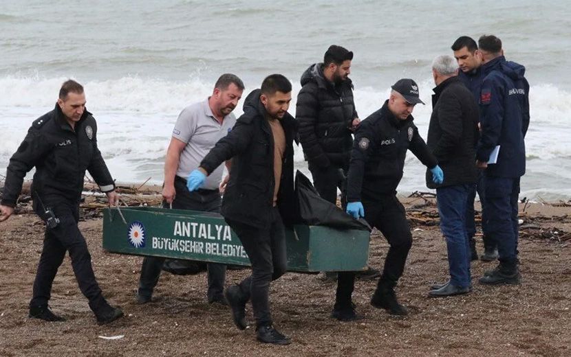 pusulam0001's tweet photo. 🧭Antalya ve Muğla Sahillerinde 6 Günde 9 Ceset Bulundu 

📌Cesetlerin göçmenlere ait olabileceği üzerinden duruluyor.

📌Sömürgeci Batı ve iş birlikçi zorba rejimlerin zulmü altındaki topraklardan göç sürüyor.
#Pazartesi 
#ElKassamTugayları Esenyurt #Kles https://t.co/bxycgVFz6a