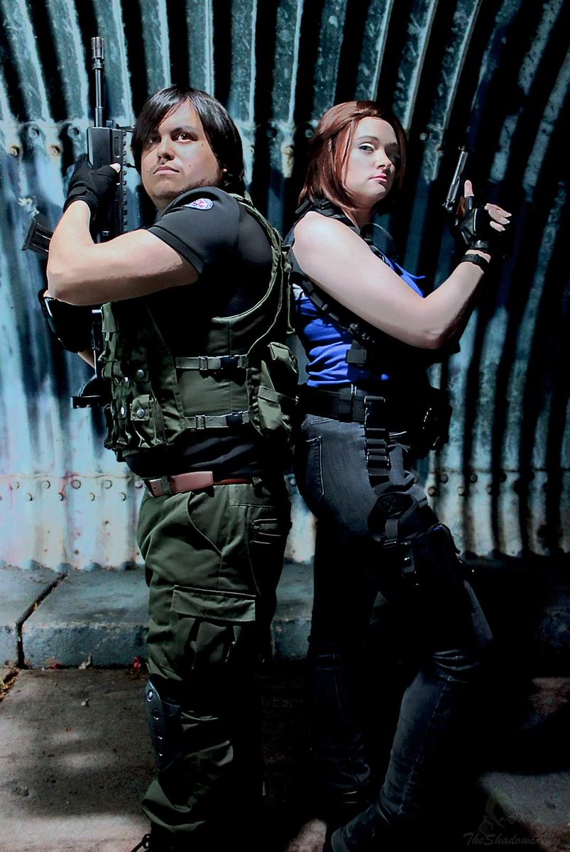 azhive's tweet photo. What better way to start your week than a sneak preview of our EPIC shoot we did with the incredibly talented @TheShadowsAlly ?? We can't WAIT to show you more!! 
#ResidentEvil #REBHFun #mondaythoughts #MondayMotivaton #photography #cosplay #capcomcreators https://t.co/N2WiVhg9qo