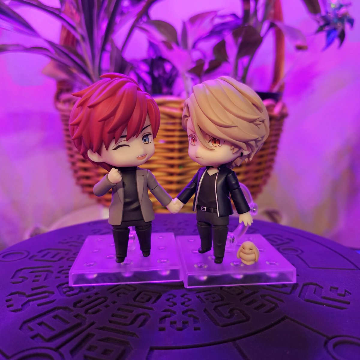 SerenchiStuff's tweet photo. More cute, gay babies have arrived! My TBR shelf has turned into the BL shelf. 😅
---
#theraphygame #shizumaikushima #minatomito #nendoroid #gsc #collection #collectibles https://t.co/0zSuVTJZqK