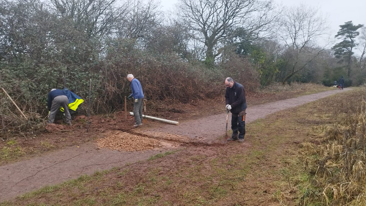 We had a productive workday last Sunday, getting ready for the spring by removing bramble from the meadows and the orchard. The bramble was earlier cut by Justin - one of the volunteers. Also a new cross drain was installed by our regular volunteers.