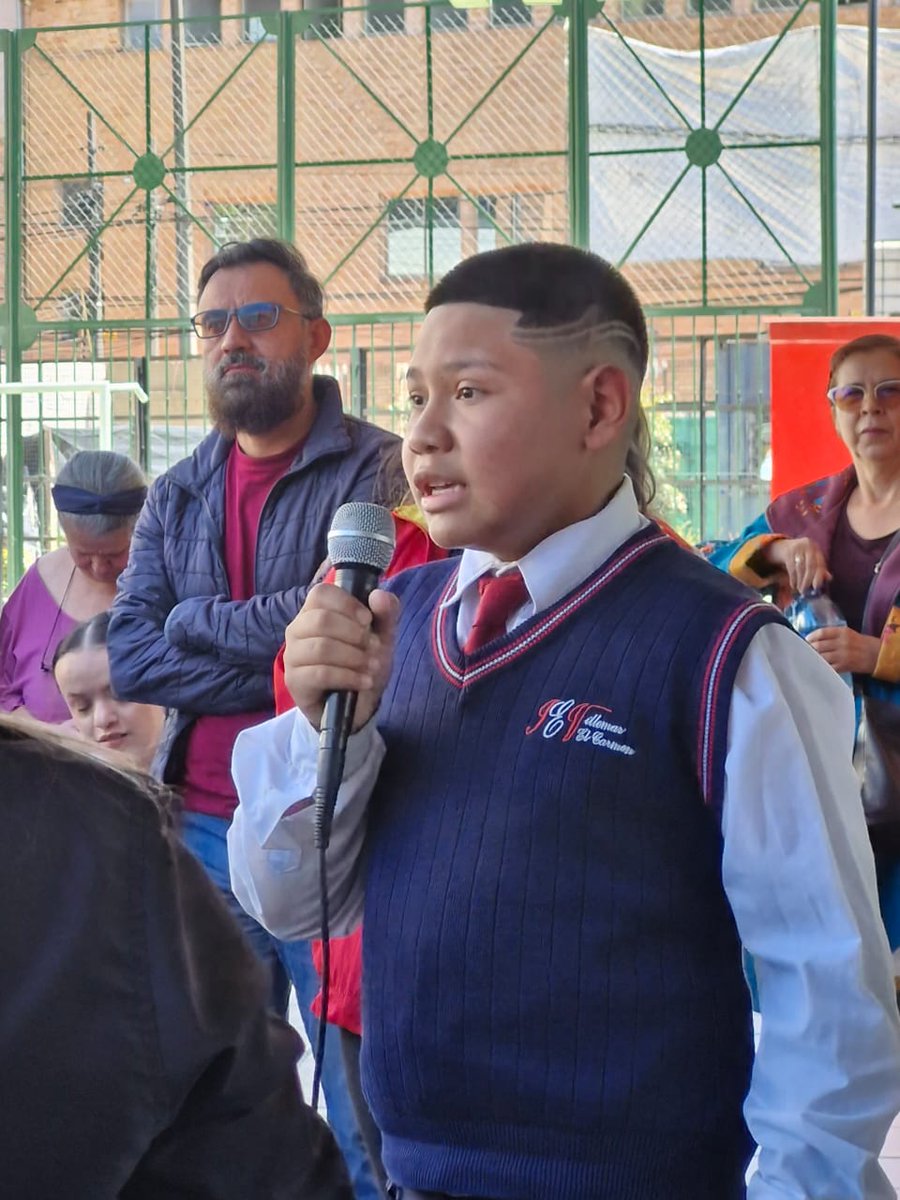 Deidamiapiensa's tweet image. #DeRegresoAlCole 
Alegría,motivación y compromiso de nuestros maestros y maestras en el  inicio del año escolar 2024. 
Escuelas Como Territorio de Paz #RedEsPaz @Educacionbogota