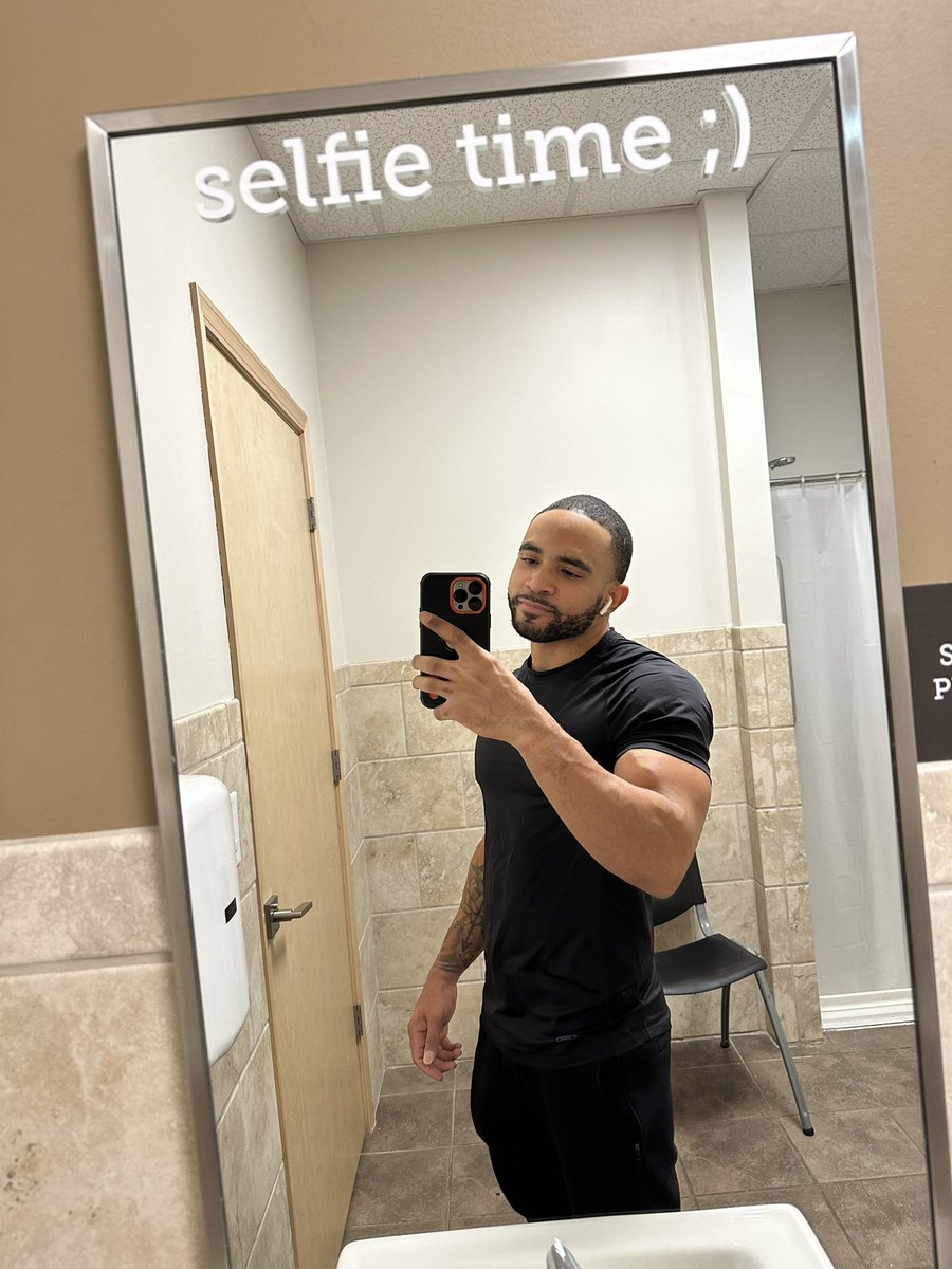 Devant’e tweet media