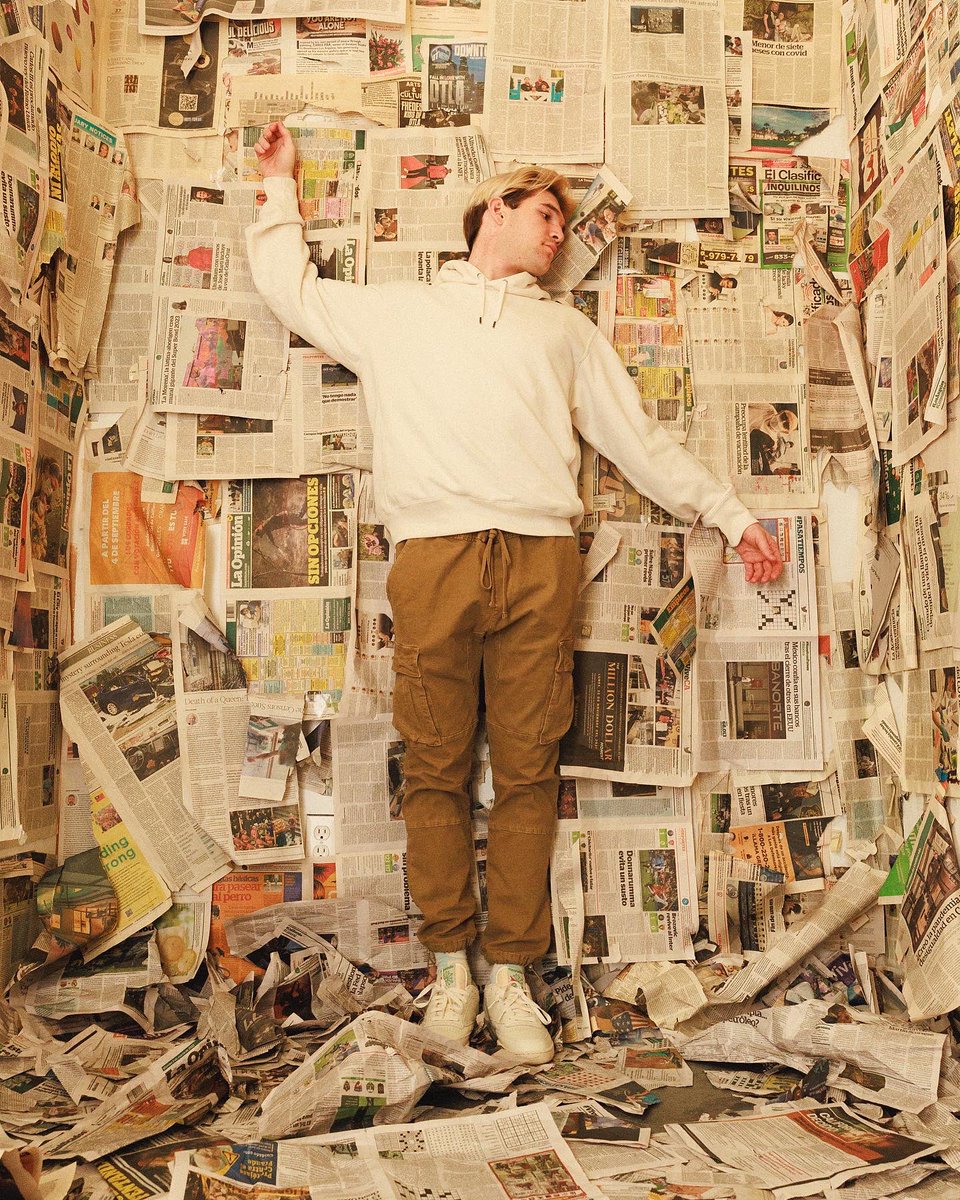 L I F E / L I N E tweet media