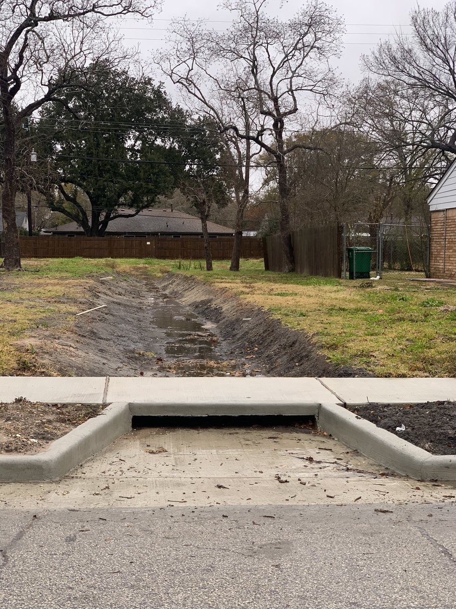 MarthacastexT's tweet image. I couldn’t wait to venture out into the district to check out how the new drainage overflows, recently completed in Westbury, were functioning on this rainy day.  So far, all is well. 
#Ludington #Cartagena #Beaudry #Westbury