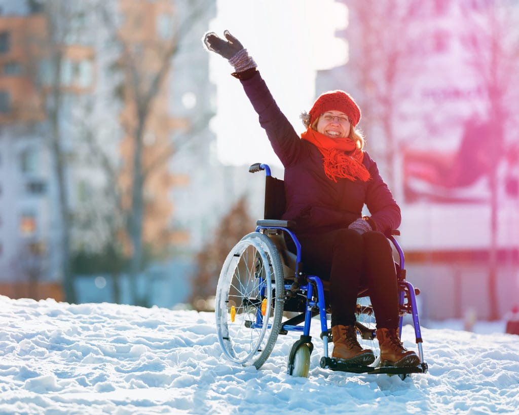 Chilly weather conditions can cause unique challenges for wheelchairs. Here are some practical things you can do to help during wintry weather via our friends at @UnitedSpinal: bit.ly/3YkIskD