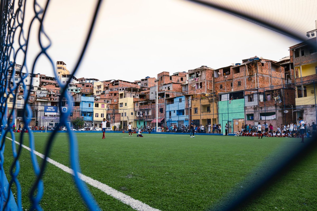 ecbahia's tweet photo. 🤲🏽 O Bahia nas Comunidades! 

11 campos revitalizados beneficiando 120 crianças de cada um dos bairros envolvidos. 

"Bora Bahêa Meu Bairro" lançado hoje em parceria com a @PrefSalvador #BahiaClubeDoPovo https://t.co/dQODBLx7VR