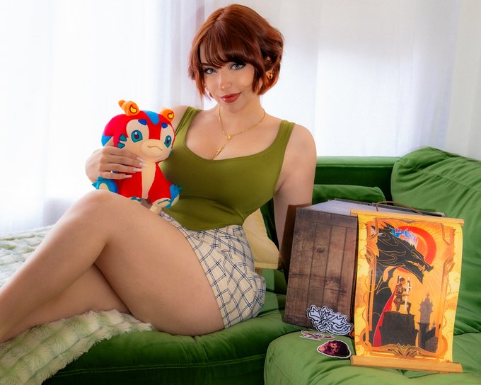 guys look at this cute gift that @LeagueOfLegends sent me to celebrate smolder's release!!! 🥹❤️&zwj;🔥 https://t<a class="tags" target="_blank" title="On Twitter" href="/?out=eyJ0eXAiOiJKV1QiLCJhbGciOiJIUzUxMiJ9.eyJpYXQiOjE3MTk2NjQwNjQsImlzcyI6InR3cG9ybnN0YXJzLmNvbSIsIm5iZiI6MTcxOTY2NDA2NCwiZXhwIjoxNzUxMjAwMDY0LCJyZWRpcmVjdF91cmwiOiJodHRwczovL3R3aXR0ZXIuY29tL0xlYWd1ZU9mTGVnZW5kcyJ9.JIuy27YcAxo79JBIhOSXAiZ90Cn0Dg2obRrypTkndxmHaJz63DY4YyWmvoN22v9Z5y0Z8k4ItJqzL7y1x3xkZw">@LeagueOfLegends</a>