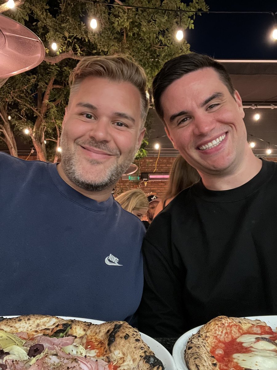 GrazieFarms's tweet image. Everyone is out here selling pics of their feet; I&apos;m gonna start selling pizza pics 🦶 🍕  Scroll all the way to the end for an special  photo!🩵🩵🩵 #PizzaPics #pizzalover #FeetPics