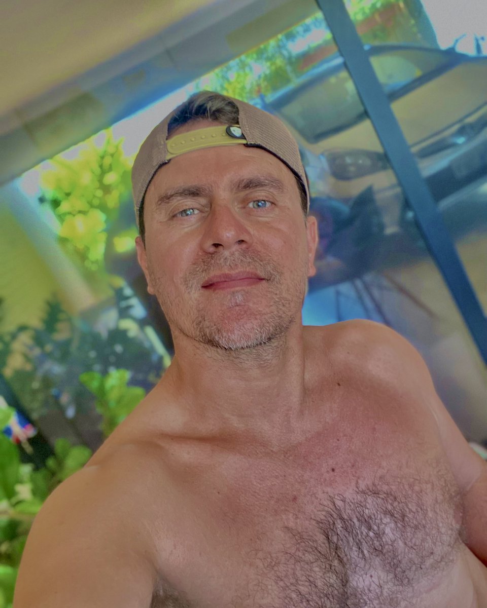 Alguém afim de tomar uma cerveja comigo???