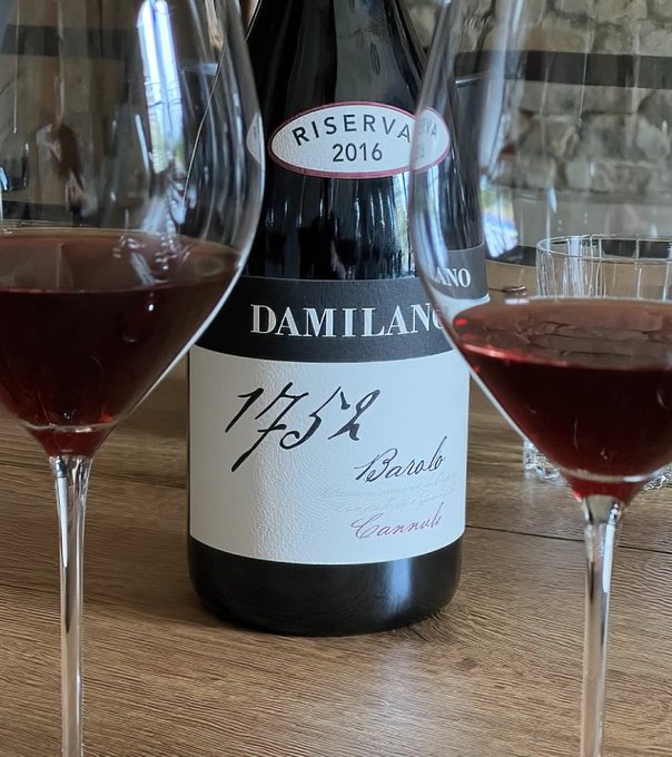 It’s a serious, intense syrah that's firm, tight and compact, with a full body, beautiful freshness and structure. Read the full list here: jamessuckling.com/wine-tasting-r…