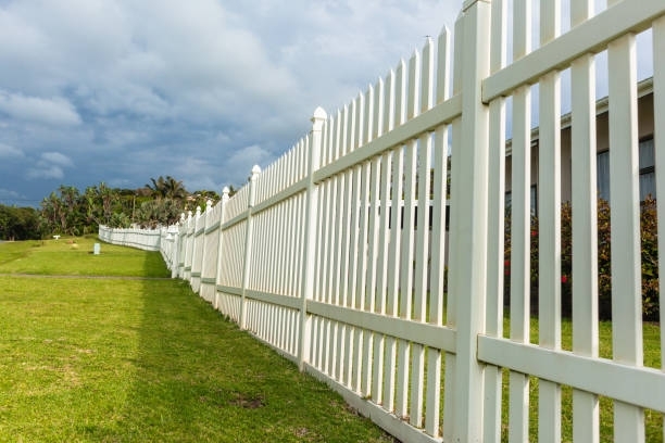 HolmanFence's tweet photo. Have you ever installed a fence on your property? Share your experience in the comments below! https://t.co/JmYvpmNga3